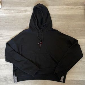 BLACK CROPPED HOODIE